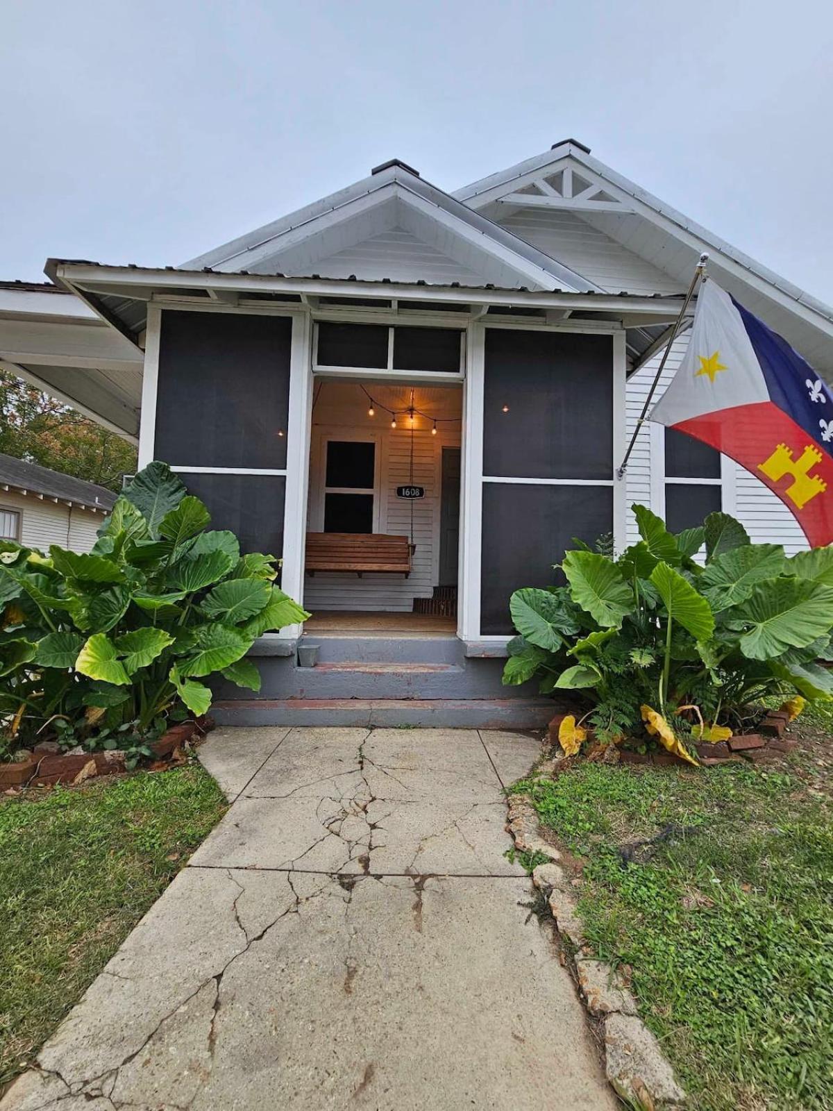 Spacious 4Br Retreat In The Heart Of Lafayette Exterior photo