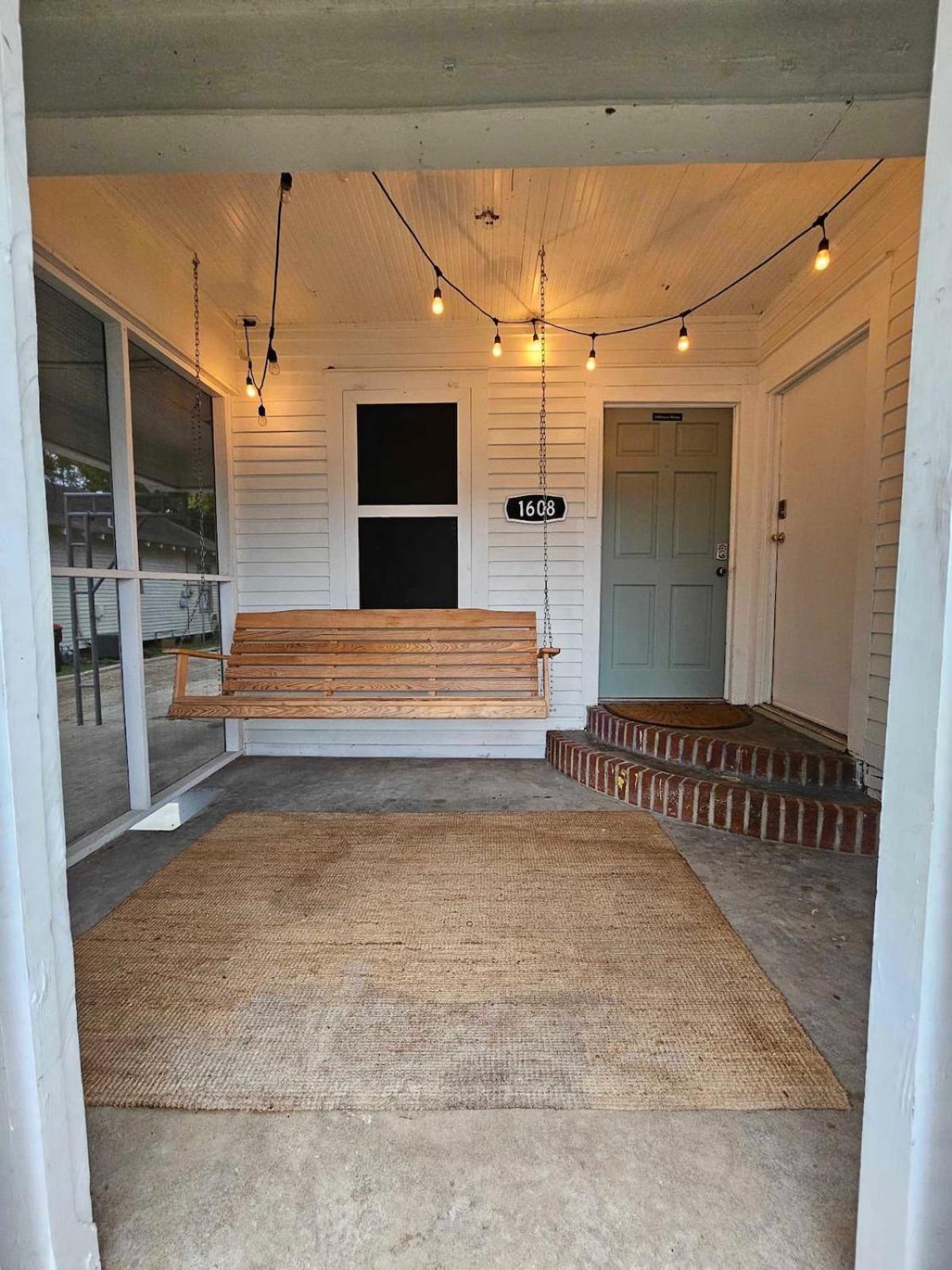 Spacious 4Br Retreat In The Heart Of Lafayette Exterior photo