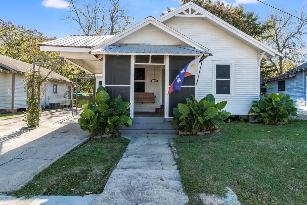 Spacious 4Br Retreat In The Heart Of Lafayette Exterior photo